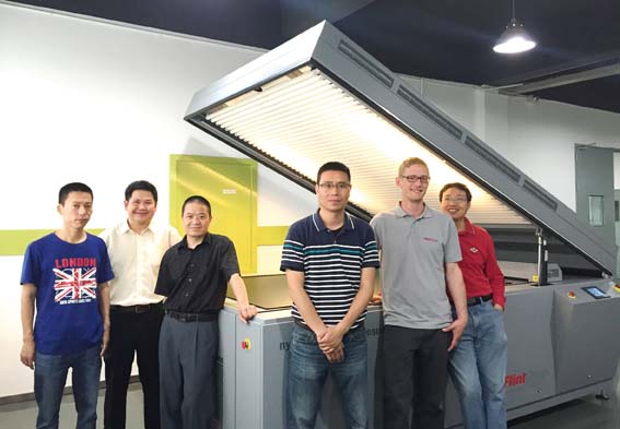 From left to right: Huang Chaobo (Kunshan Fuhua), Supachai Theravithayangkura (Flint Group), Li Lin (Kunshan Fuhua), Yushan Lee, Thomas Weik, and Sim Cai (Flint Group) are pleased with the installation of a nyloflex® NExT Exposure at Kunshan Fuhua.